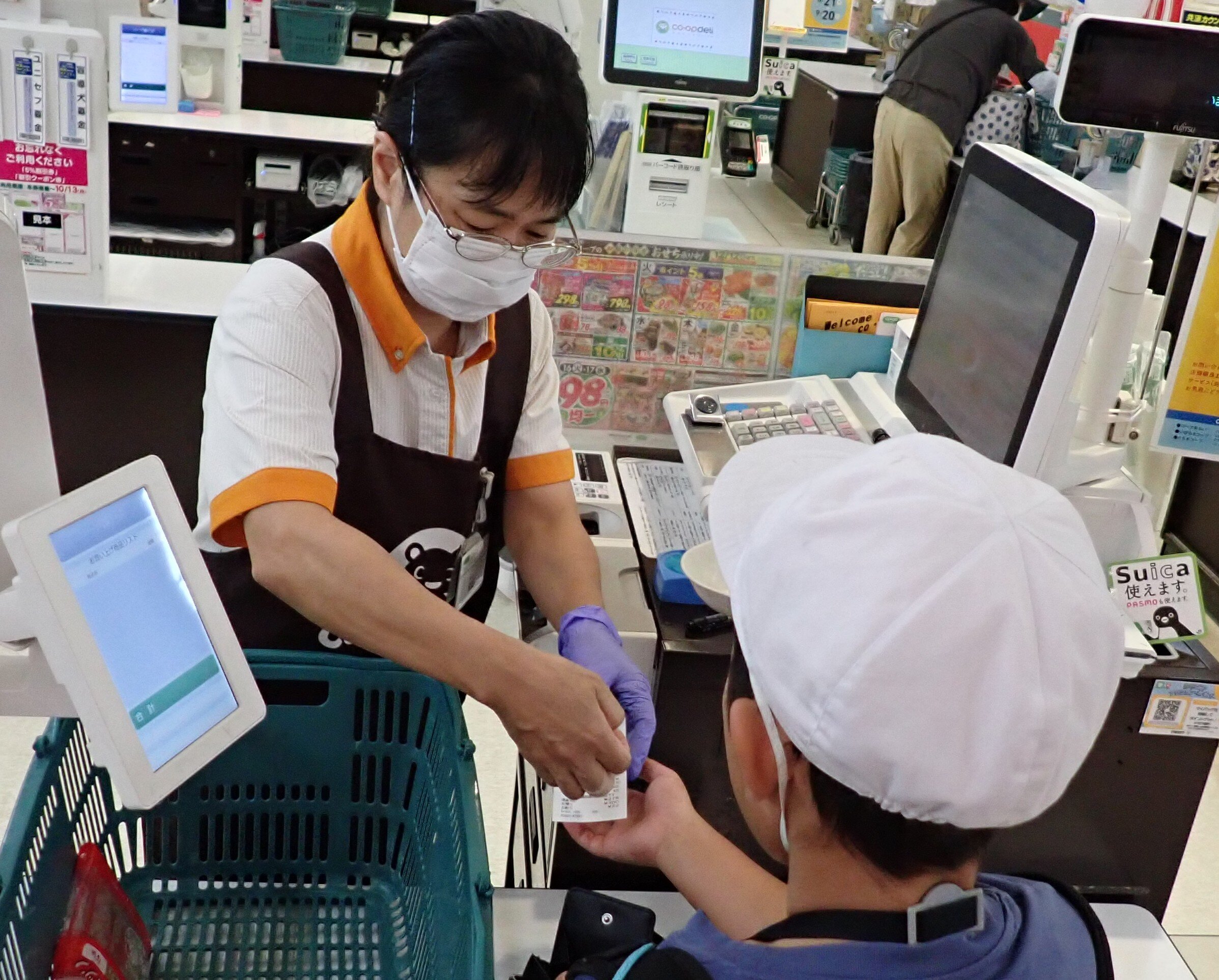 ■小学生専用のレジで買い物体験